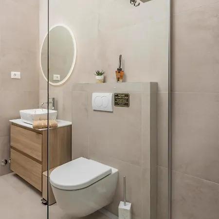 3 Bedroom Stunning In Brgod * Ubasico