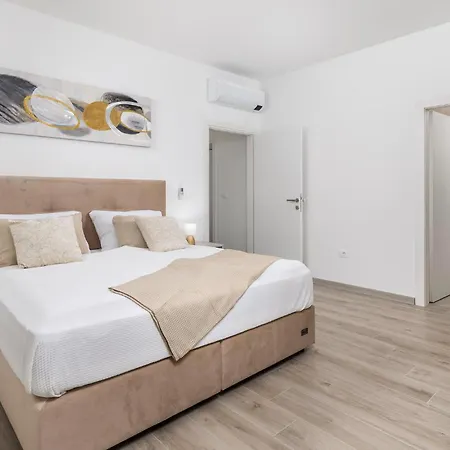 3 Bedroom Stunning In Brgod Prázdninový dům