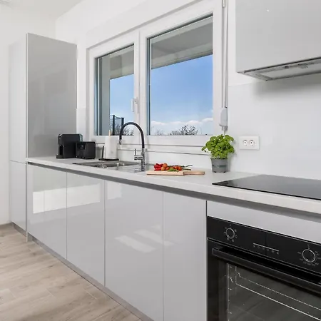 3 Bedroom Stunning In Brgod Prázdninový dům Ubasico