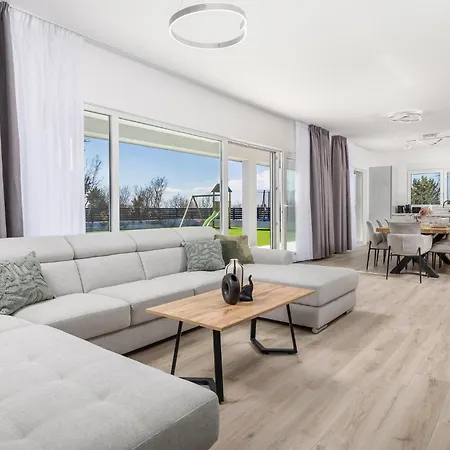 3 Bedroom Stunning In Brgod *