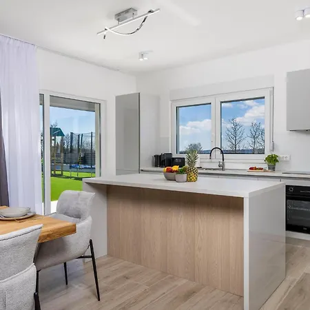 3 Bedroom Stunning In Brgod