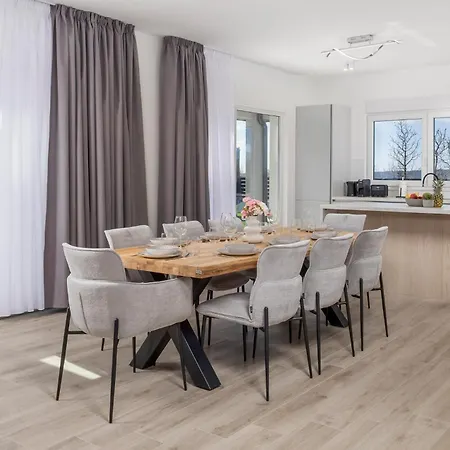 Prázdninový dům 3 Bedroom Stunning In Brgod Ubasico